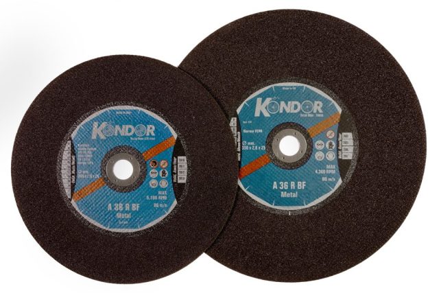 Depressed centre and flat reinforced cutting discs